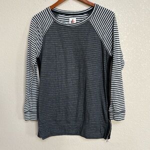 Sundry Charcoal Gray White Striped Raglan Sleeve Zipper Hem Tunic Top Size 2